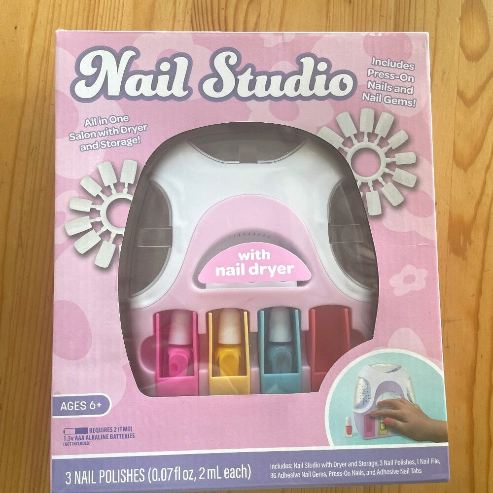 Nail Studio with Dryer and Storage Ages 6 +